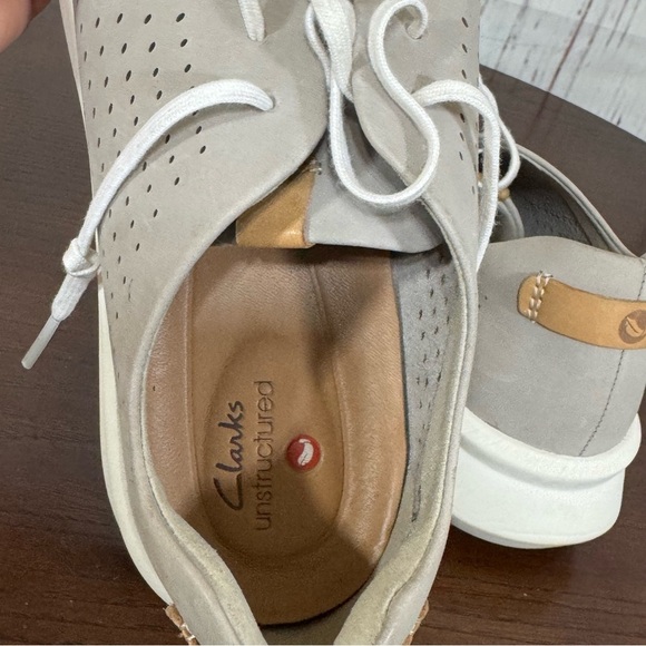 CLARK’s Unstructured Women's Gray Sneakers Removable cushion Size 8 GUC - Picture 3 of 16